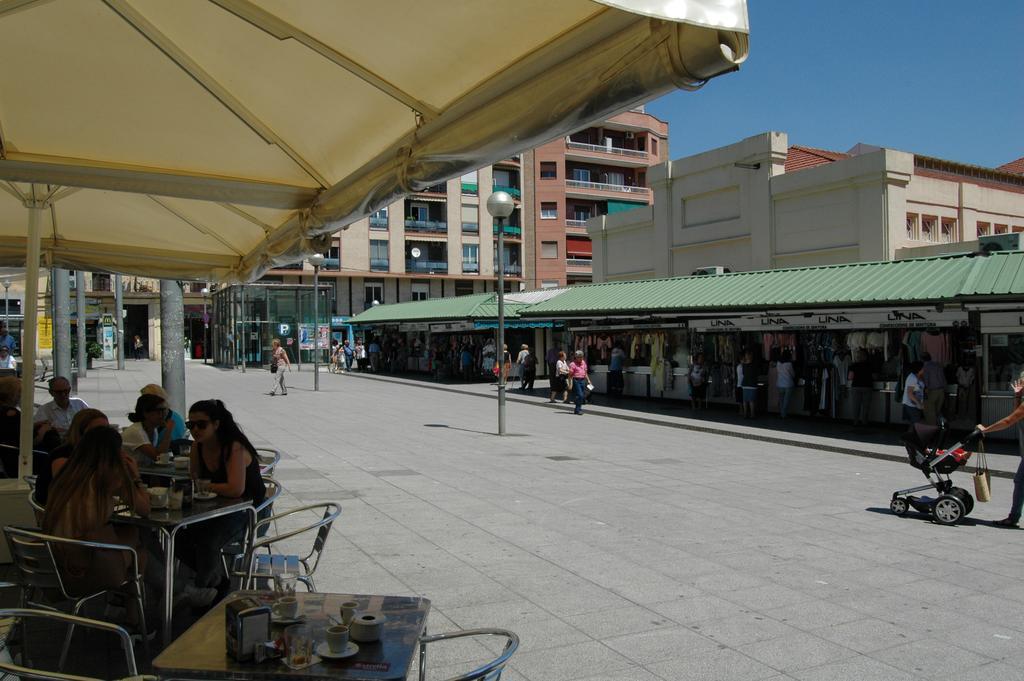 Bcn4Days Apartments L'Hospitalet de Llobregat Buitenkant foto